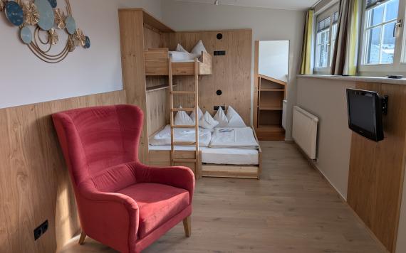 PXL_20251223_122046972