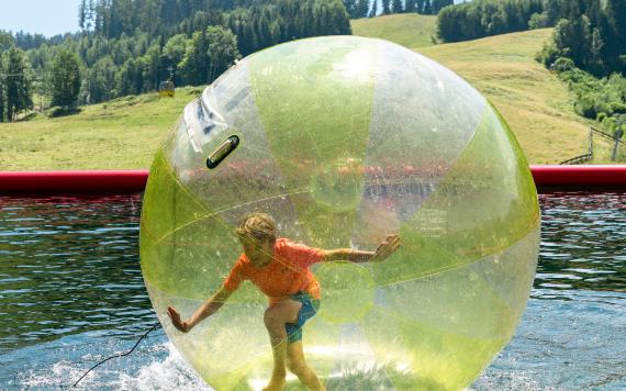 C_Water Zorbing&copy;Rene Eduard Perhab_quer01.85032a15
