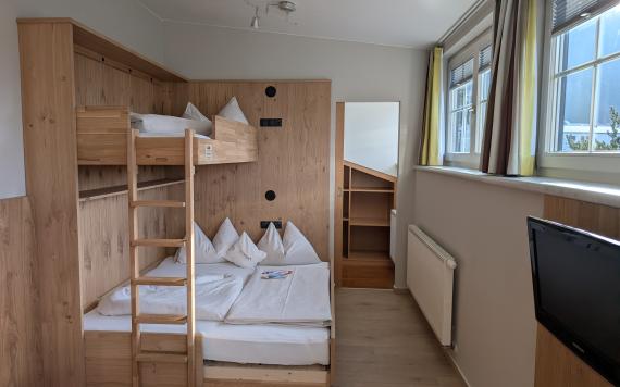 PXL_20251223_122117545.MP