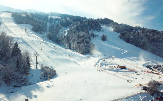 Bliem´s Familienhotel Talabfahrten_und_Skischulgelande_Tal_Drohne_2018__2_
