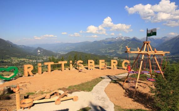 Spielplatz-gross