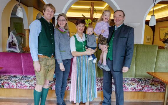 Bliem´s Familienhotel 210103_Familienbild