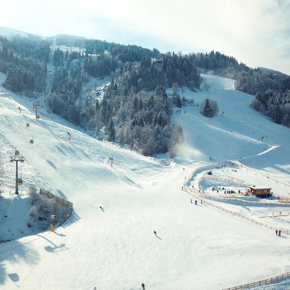 Bliem´s Familienhotel Talabfahrten_und_Skischulgelande_Tal_Drohne_2018__2_